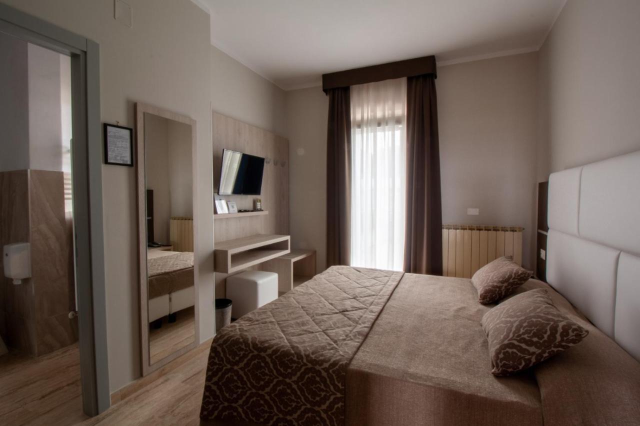 Hotel Europa Termoli Bagian luar foto